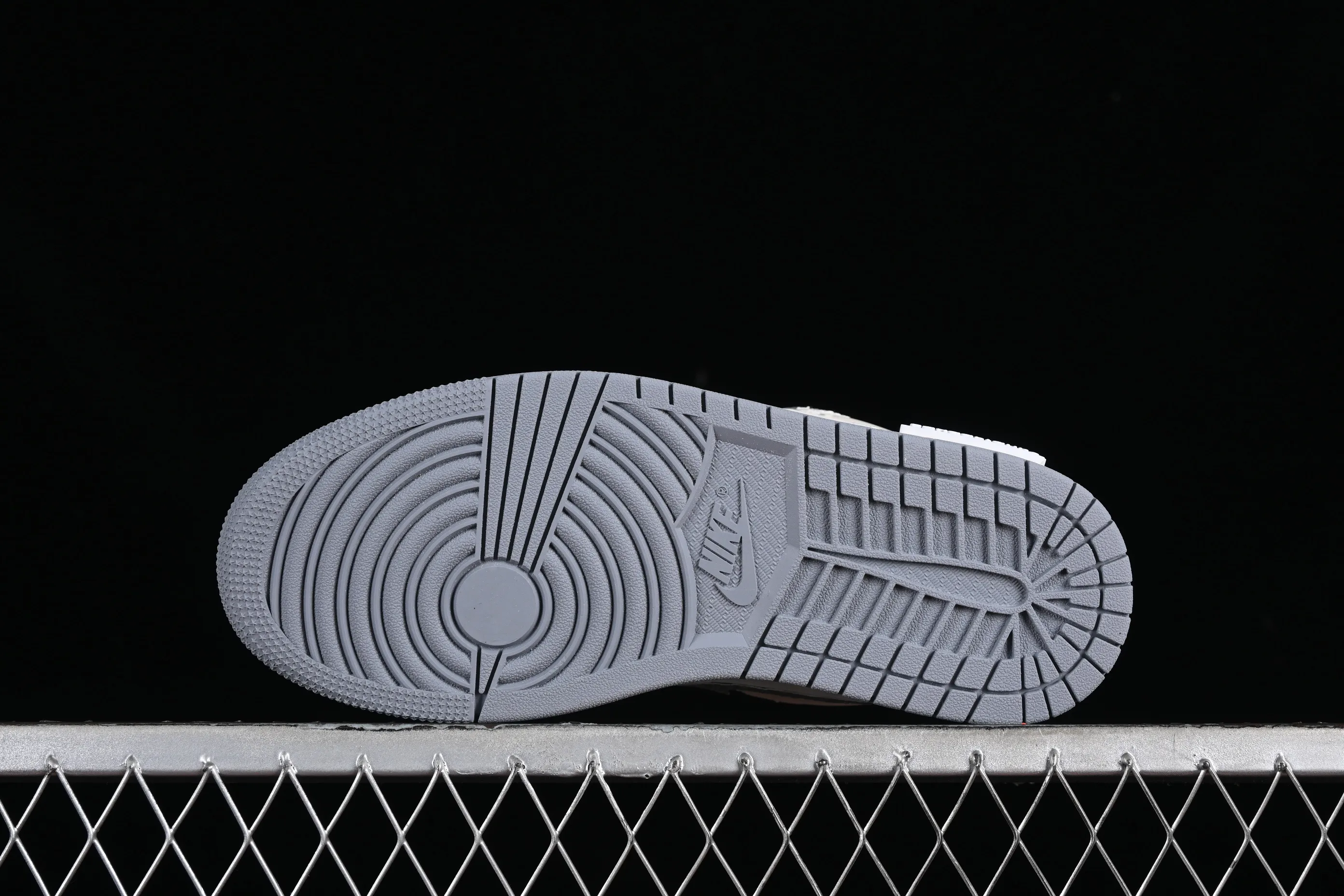 All categories Air Jordan Jordan series basketball shoes Air Jordan 1 Low Air Jordan 1 Low AJ1 Joe 1 Panda Prank Modern Wei Realm Gray Series Perseverance Flower Low-top cultural casual sneakers 553560-053